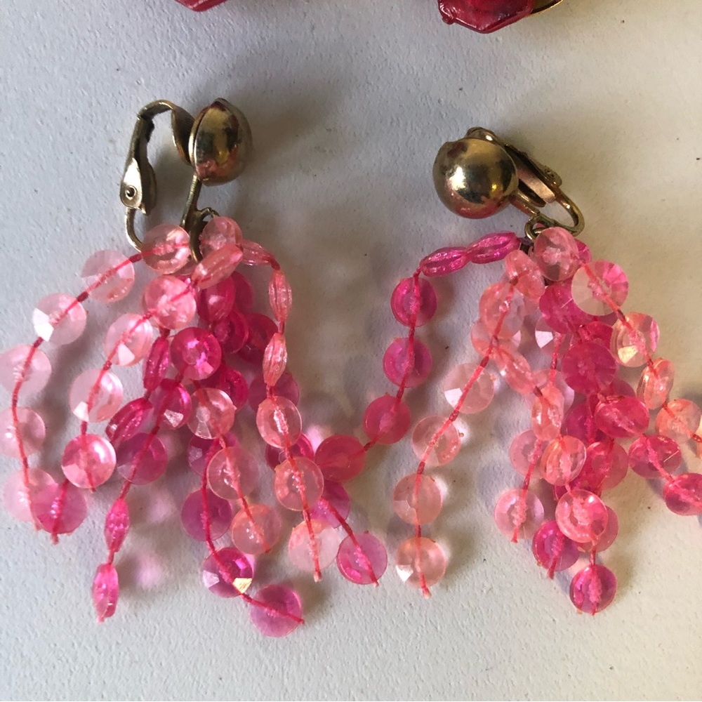 Fun Pink Vintage Hong Kong Style Clip-On Acrylic Cha Cha Earrings 1960’s-1970’s